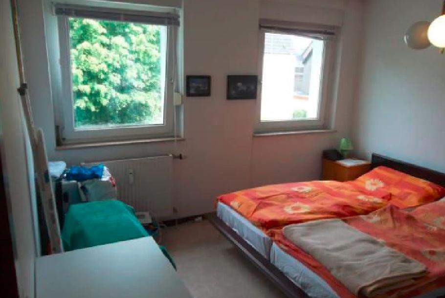 Duesseldorf - Separates, Privates Zimmer Buitenkant foto