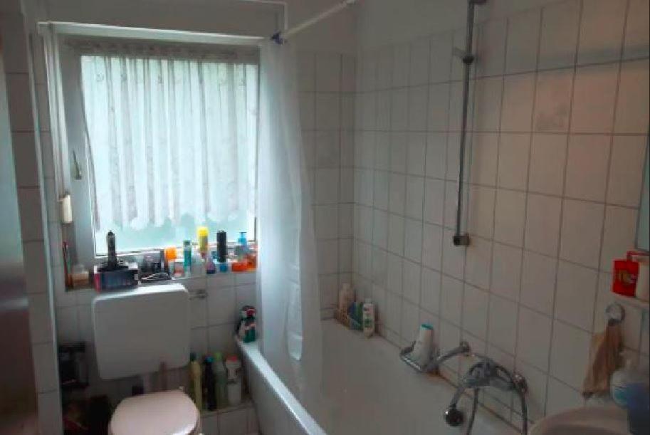 Duesseldorf - Separates, Privates Zimmer Buitenkant foto